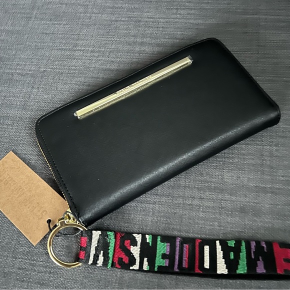 NWT STEVE MADDEN ZIP AROUND WALLET WRISTLET CASE - Picture 1 of 6